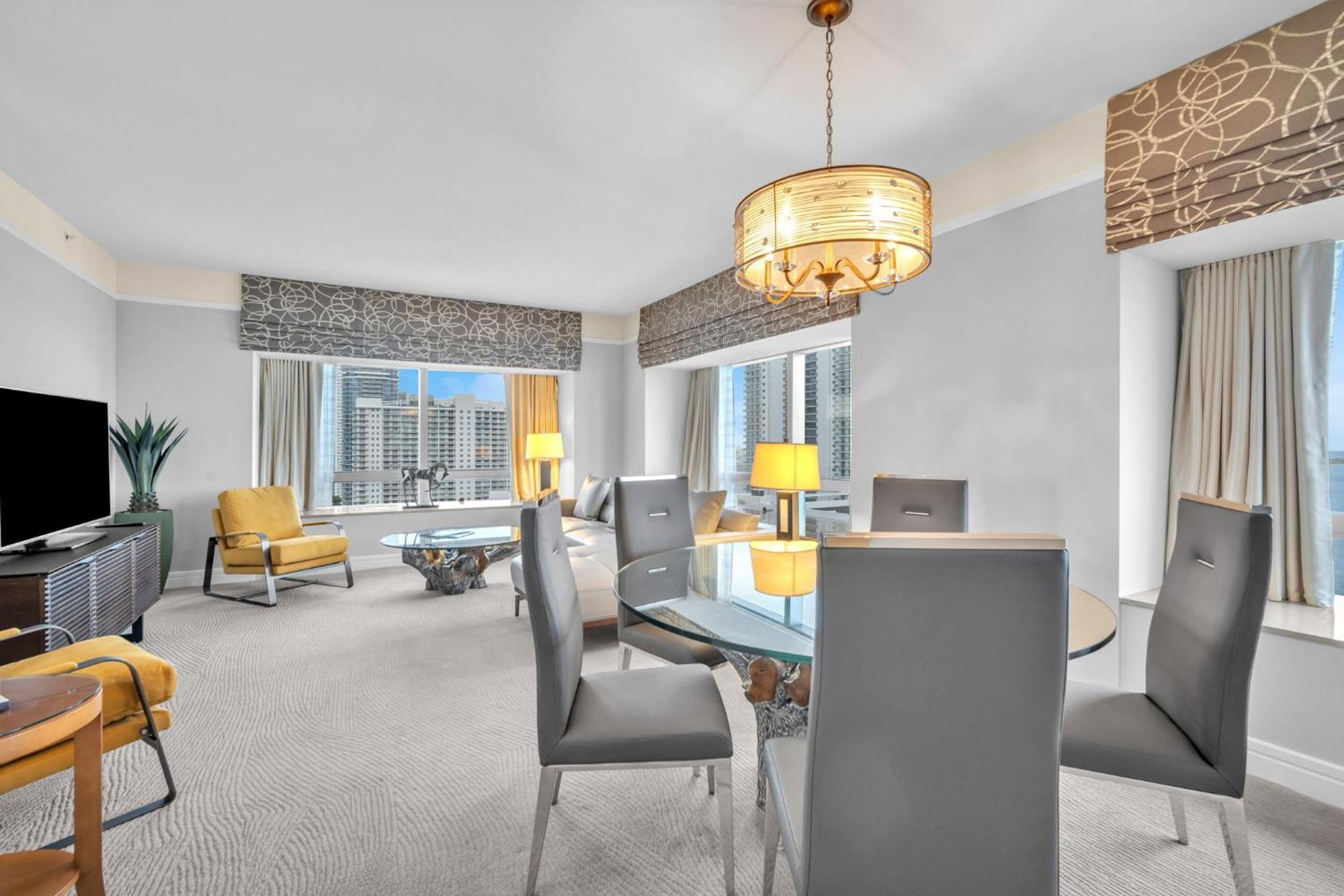 2 Bedroom Or King Studio Suites Four Seasons Hotel Miami Free Wi-Fi & Free Parking Eksteriør billede