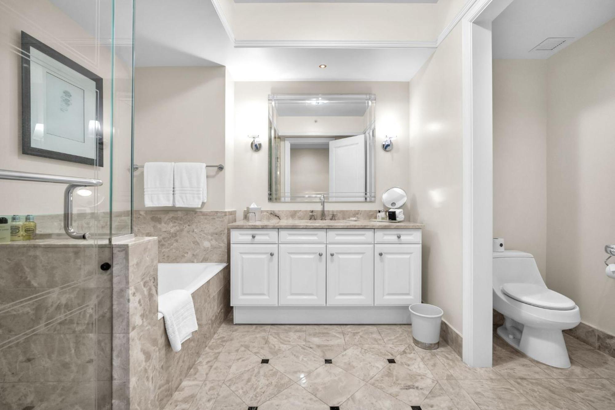 2 Bedroom Or King Studio Suites Four Seasons Hotel Miami Free Wi-Fi & Free Parking Eksteriør billede