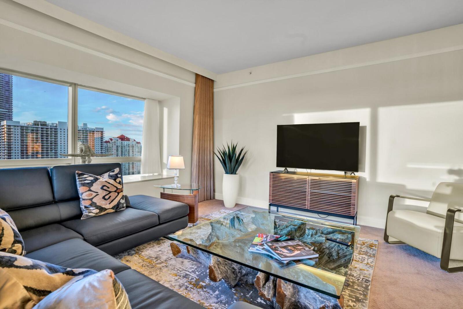 2 Bedroom Or King Studio Suites Four Seasons Hotel Miami Free Wi-Fi & Free Parking Eksteriør billede