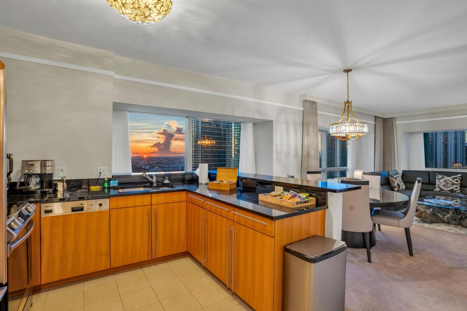 2 Bedroom Or King Studio Suites Four Seasons Hotel Miami Free Wi-Fi & Free Parking Værelse billede